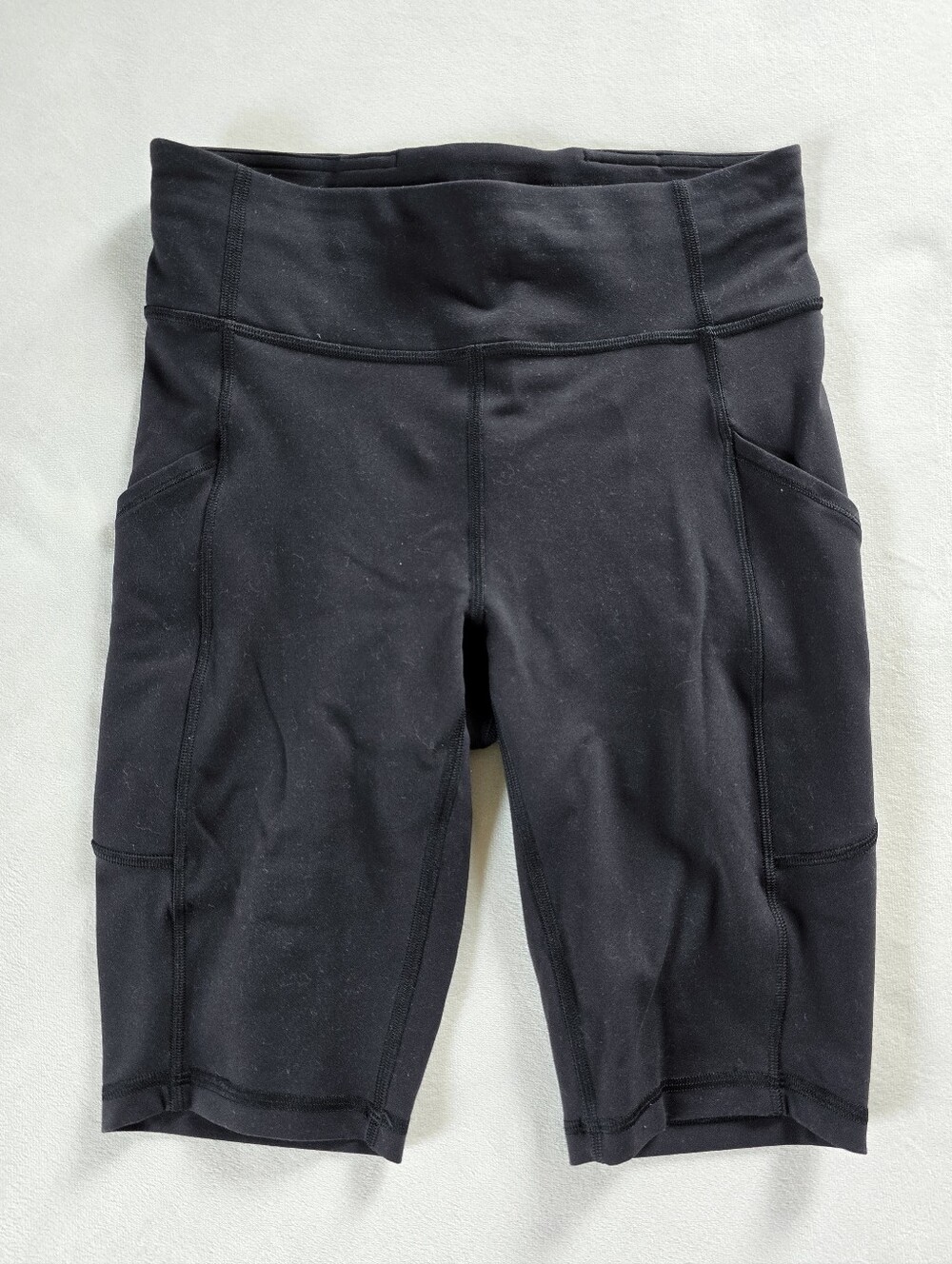 Lululemon Athletica▪️10" Inseam Black High Waisted Bike Shorts w/ Side Pockets